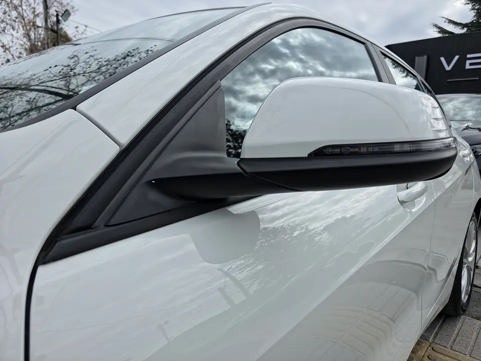 BMW 118I Hatch — foto 35 de 40