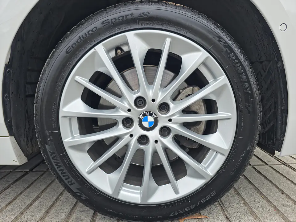 BMW 118I Hatch — foto 38 de 40