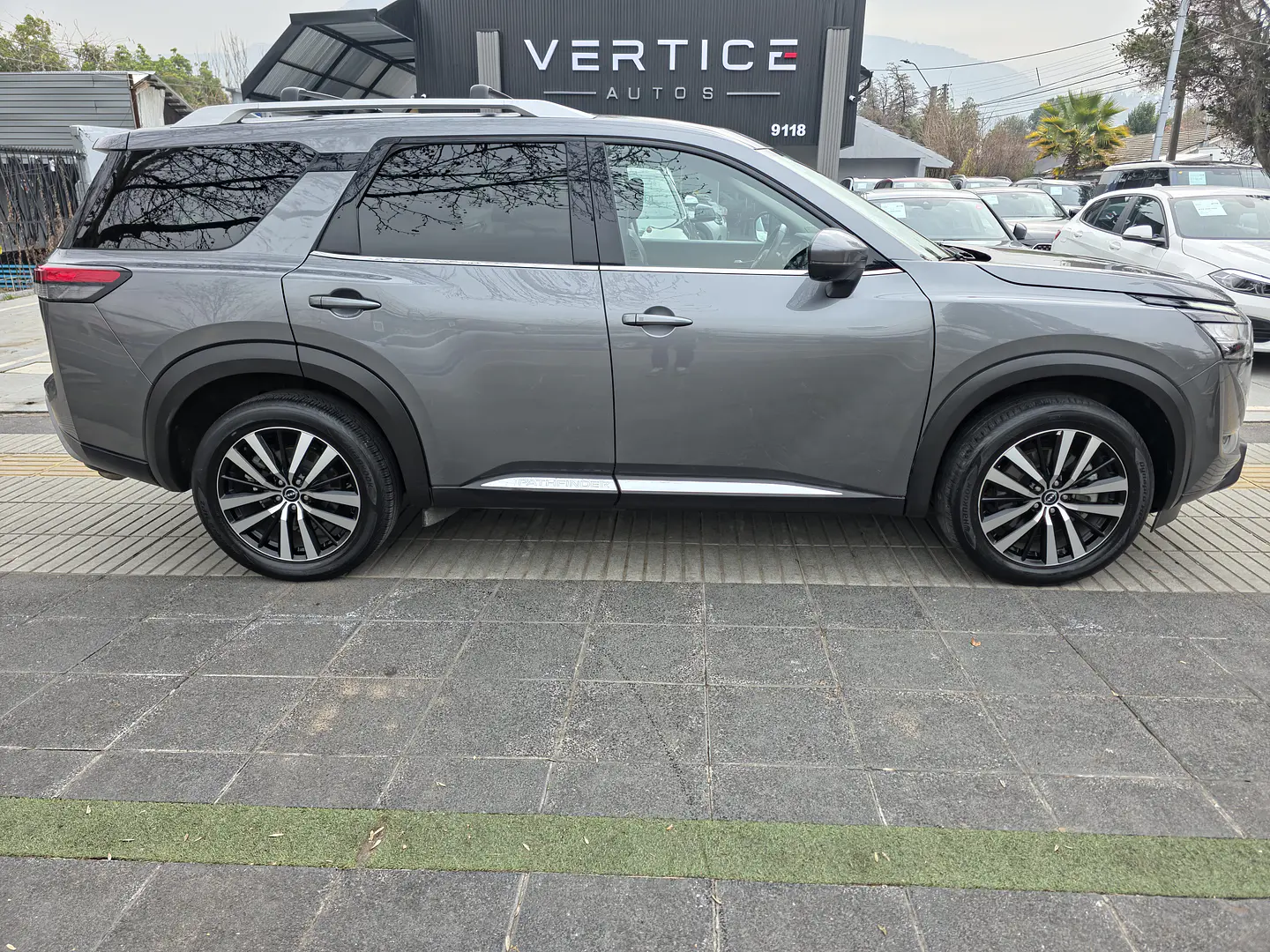 Nissan Pathfinder Exclusive 4X4 3.5 Aut — foto 7 de 40