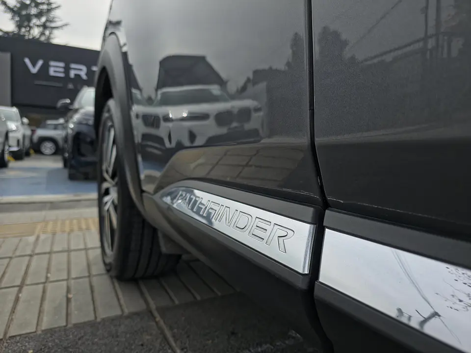 Nissan Pathfinder Exclusive 4X4 3.5 Aut — foto 26 de 40