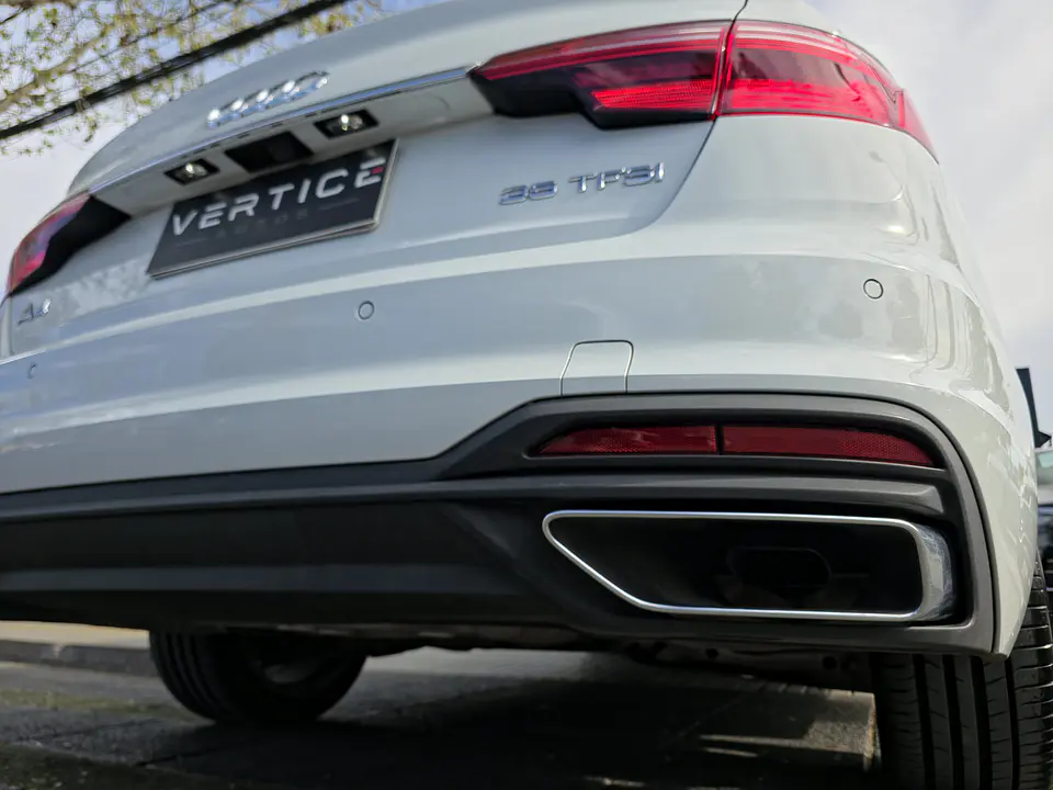 Audi A4 — foto 38 de 40