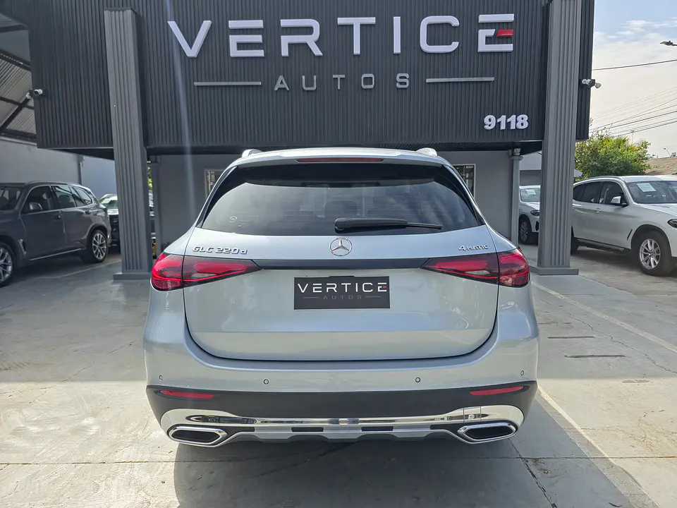 Mercedes-Benz Glc220 D 4Matic — foto 11 de 40