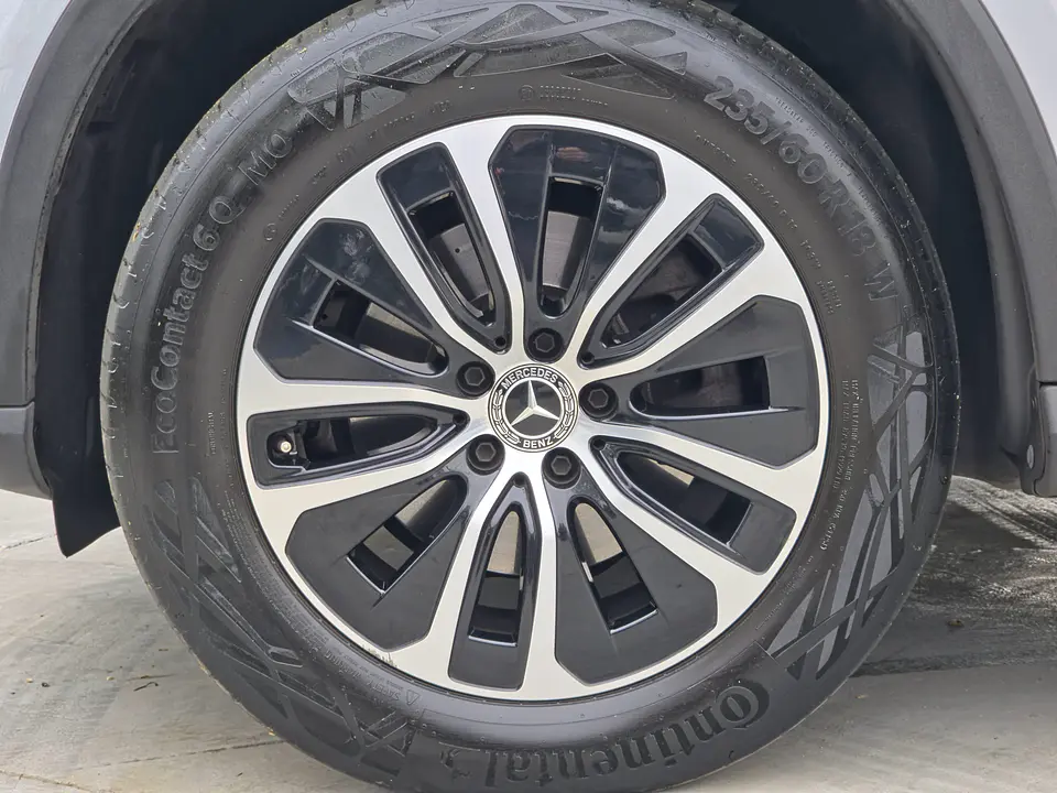 Mercedes-Benz Glc220 D 4Matic — foto 35 de 40