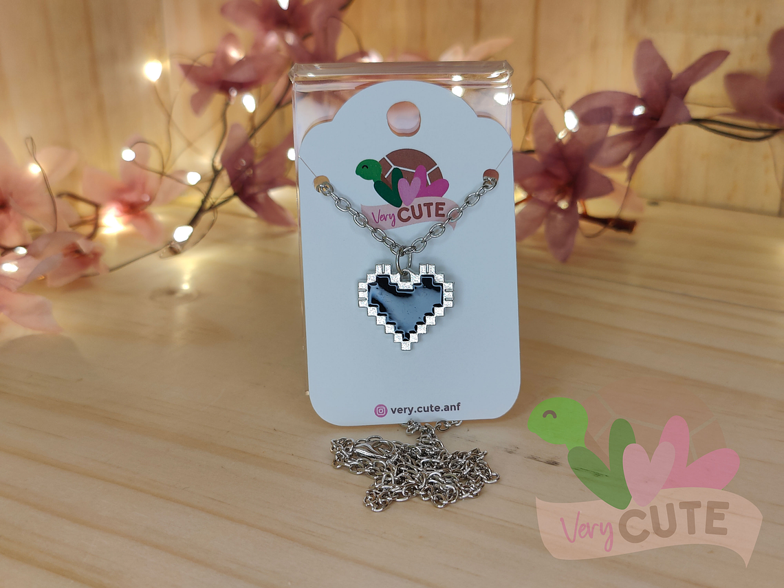 Collar Corazón Pixelado Simple 2