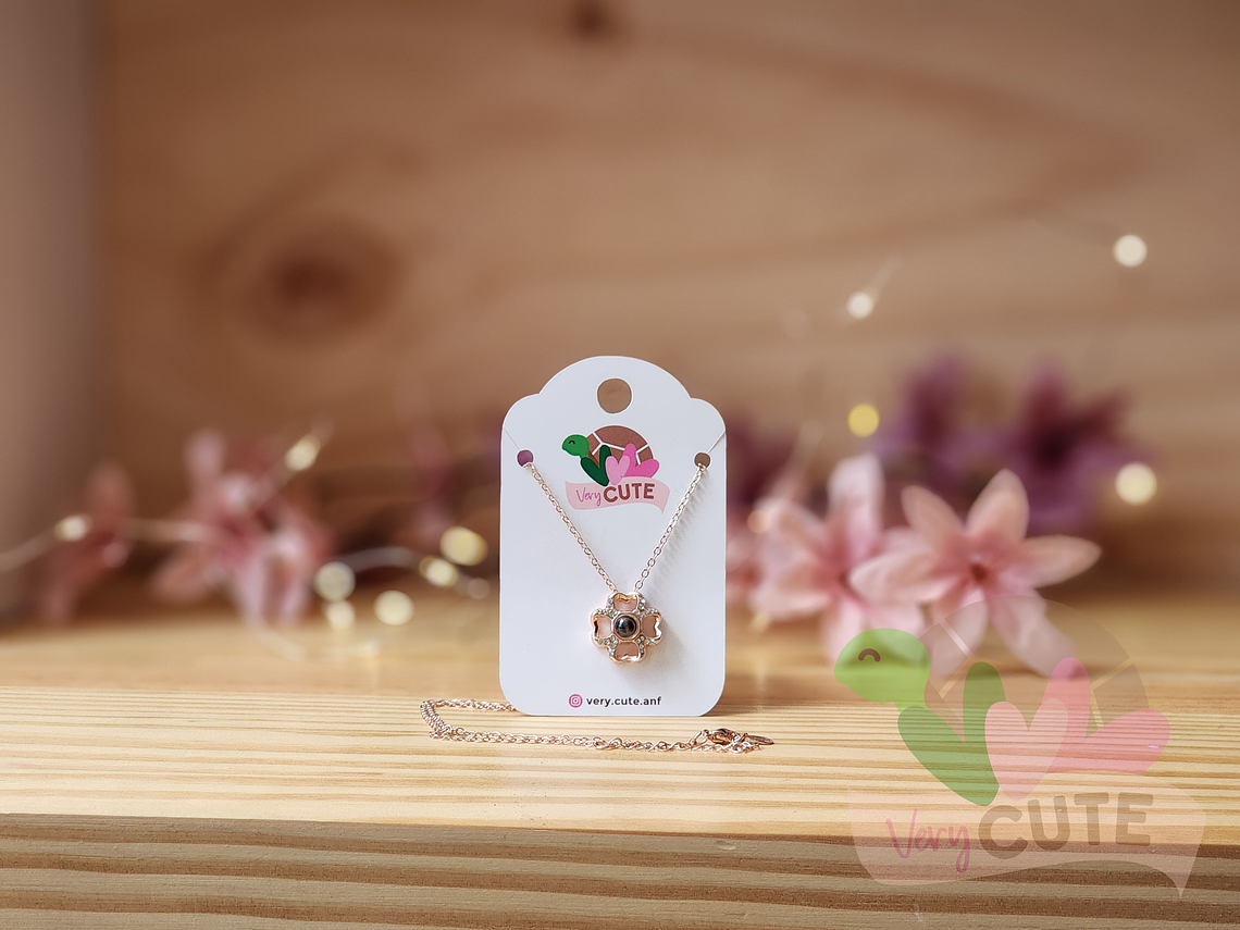 Collar Dorado Dije Flor 1