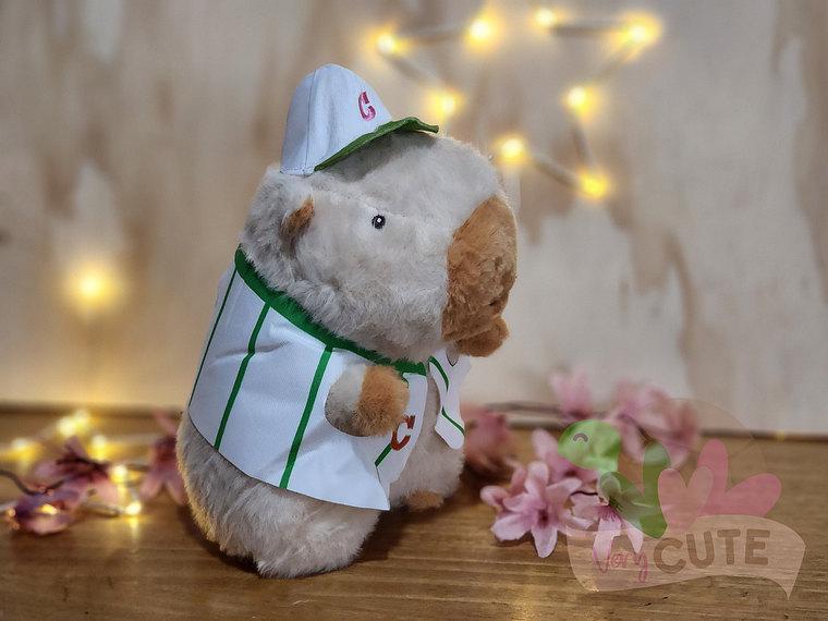 Peluche Capybara Beisbolista 1