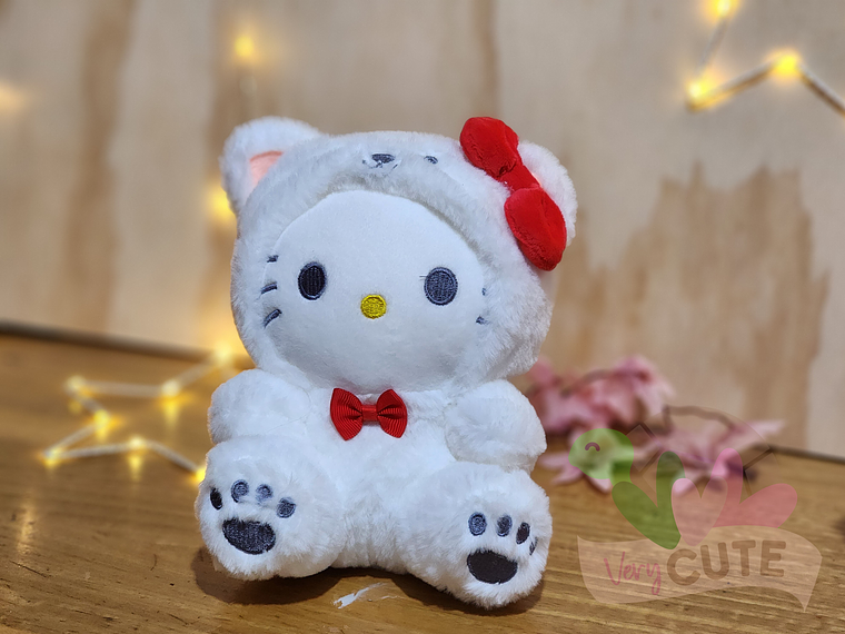 Peluche Personajes Sanrio en Traje de Oso 2
