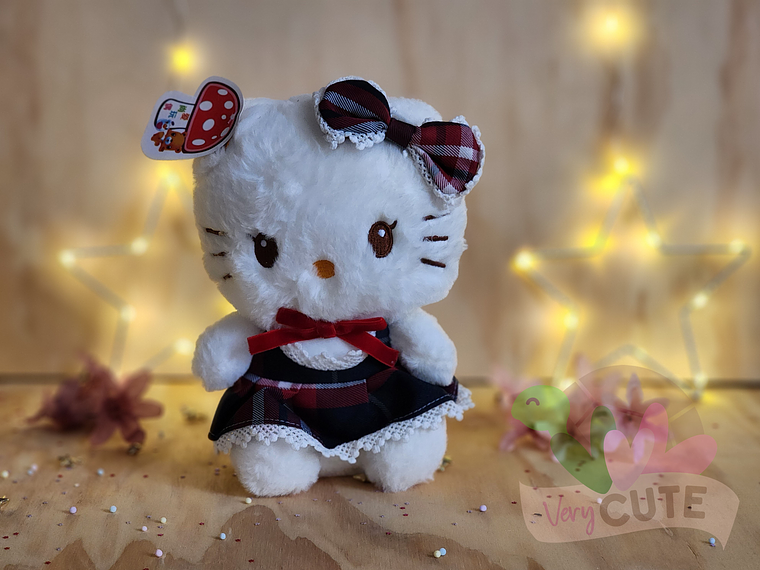  Peluche Personajes Sanrio - Traje Escocés 2