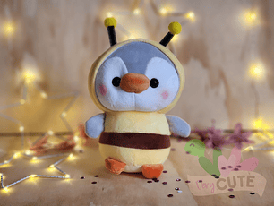 Peluche Pingüino Disfrazado