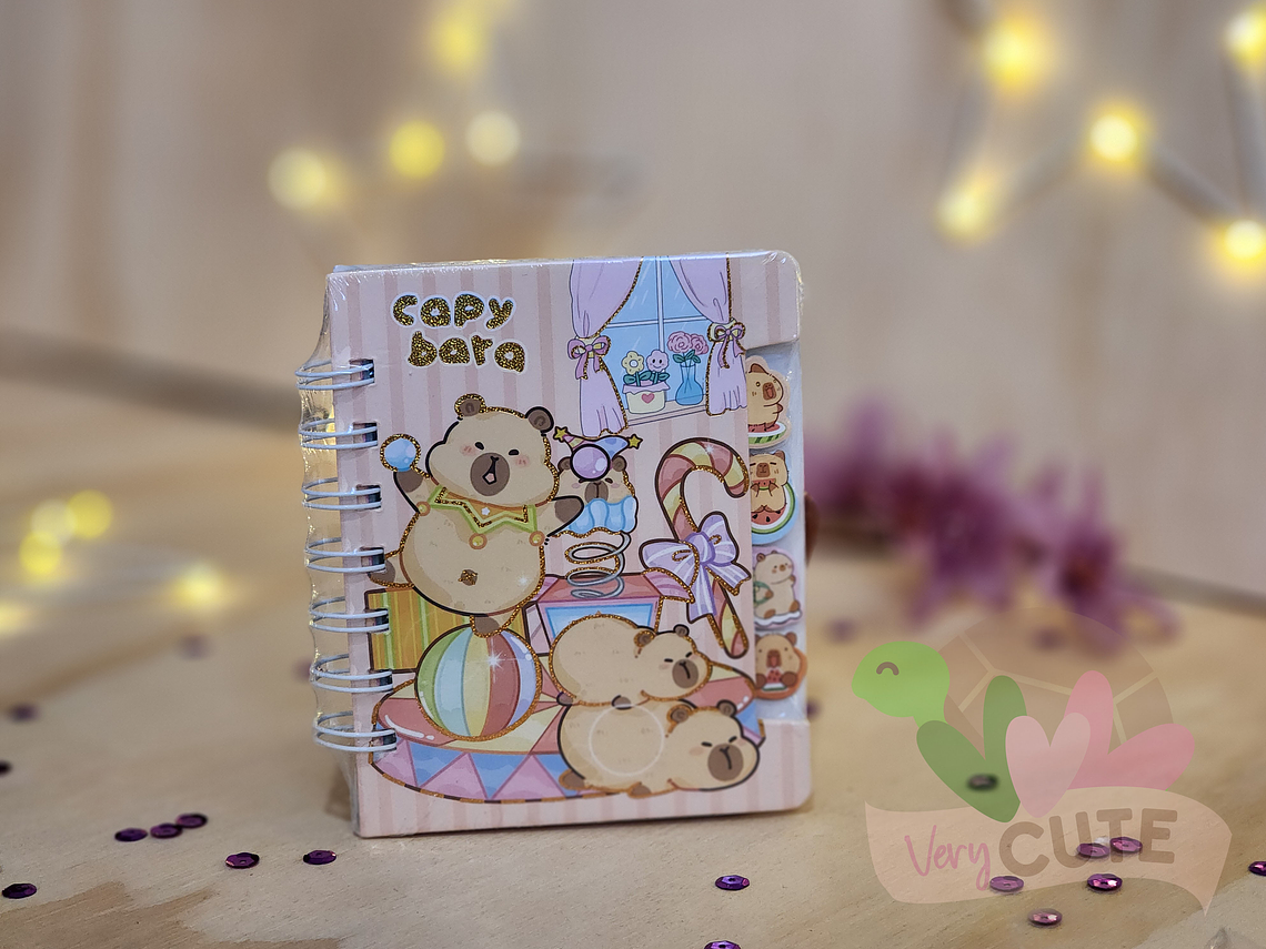 Minilibreta Capybara con separadores 3