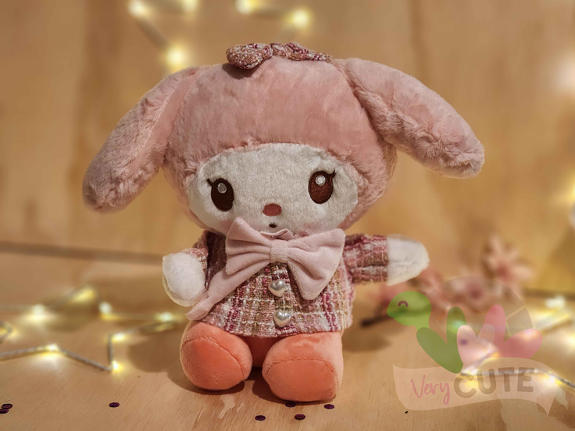  Peluche Personajes Sanrio - Chaqueta a Cuadros 3