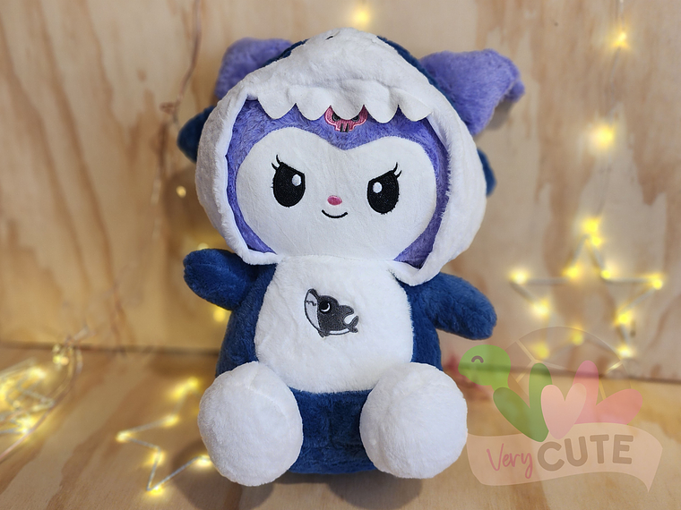 Peluche Kuromi con Disfraz de Tiburon 1