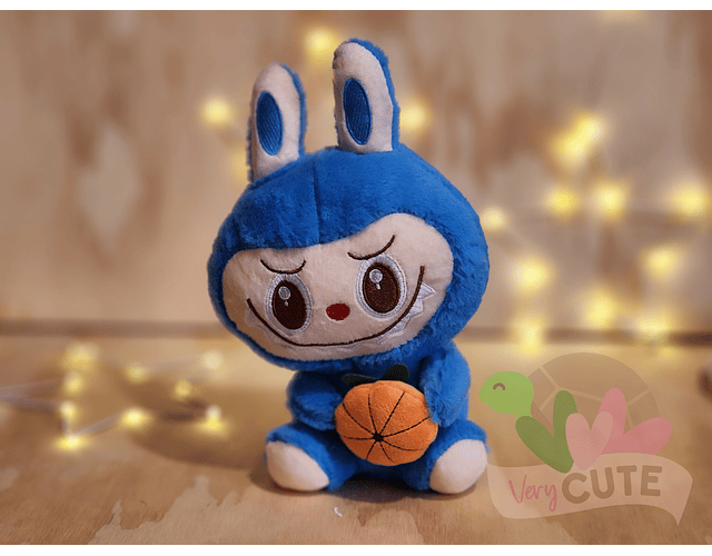 Peluche Labubu con Fruta