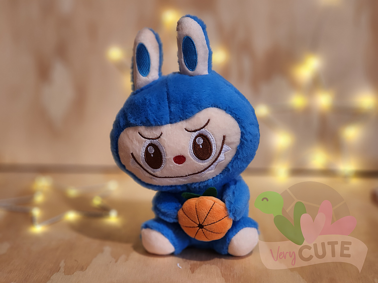 Peluche Labubu con Fruta 1