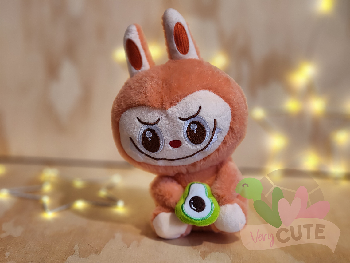 Peluche Labubu con Fruta 4