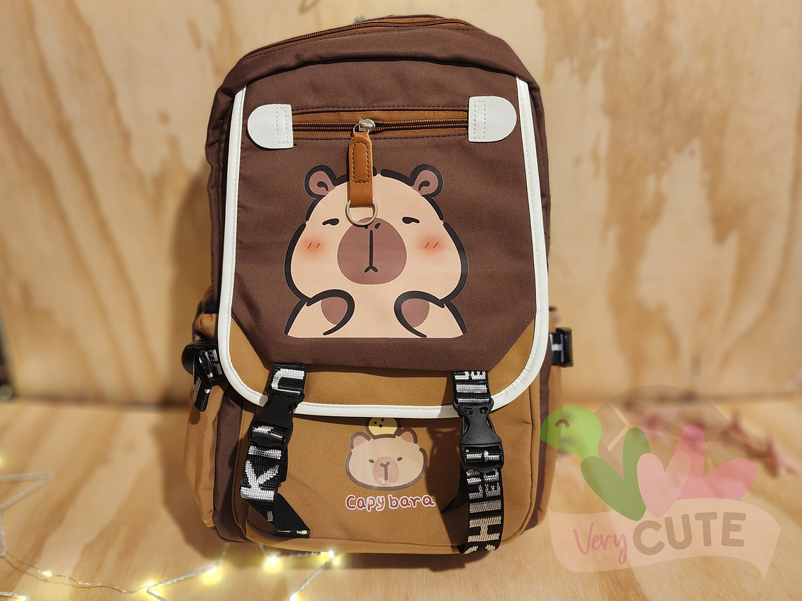 Mochila Capybara - con Broches 1