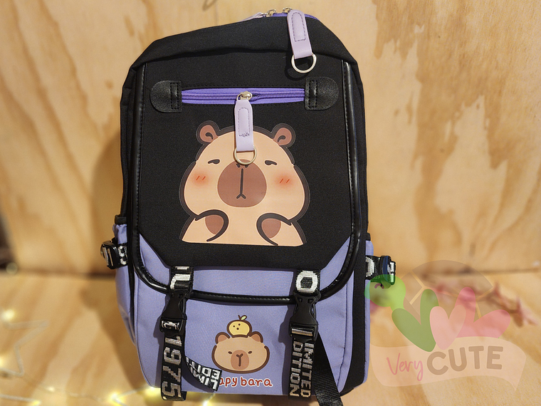 Mochila Capybara - con Broches 2