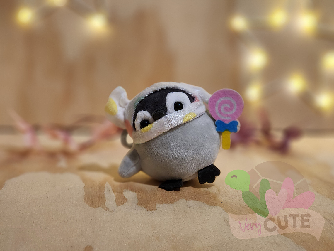 Llavero Peluche Pingüino - Varios Diseños 6