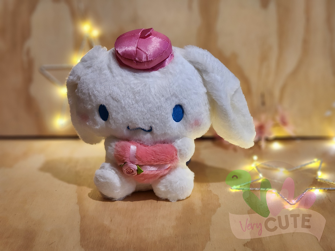 Peluche Personajes Sanrio  - Corazón Rosa 3