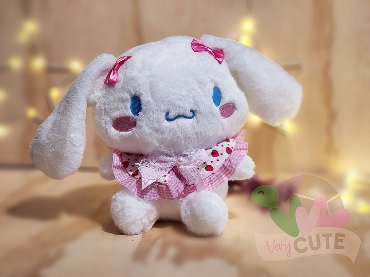 Peluche Personajes Sanrio - Trajes con Frutilla 3