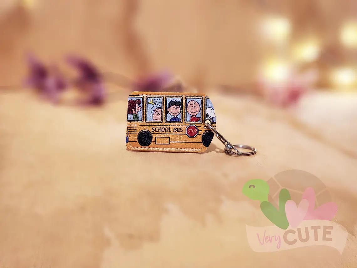 Llavero Snoopy - School Bus 1