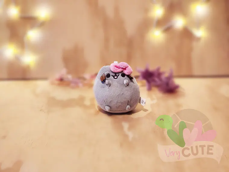 lavero Peluche Pusheen con Lazo Rosa 1