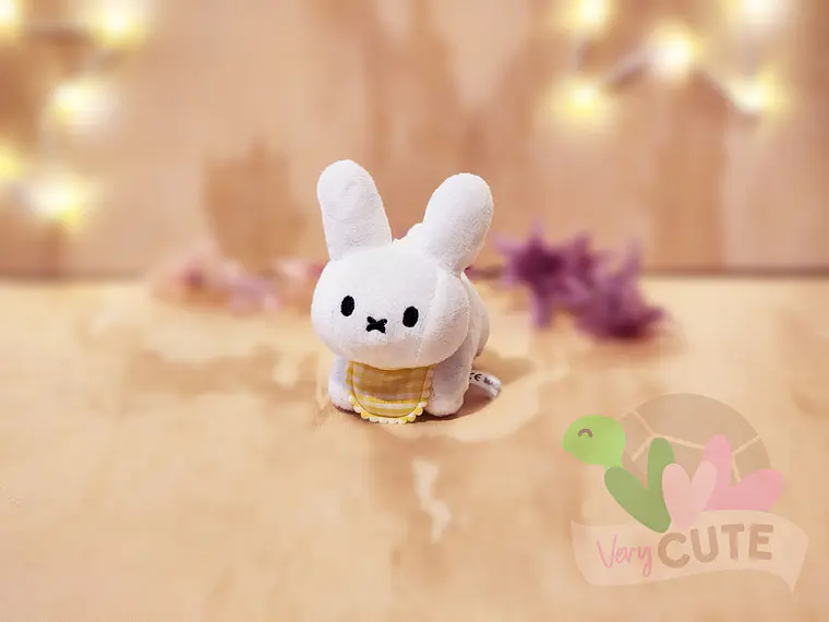 Llavero Peluche Miffy con Babero 5