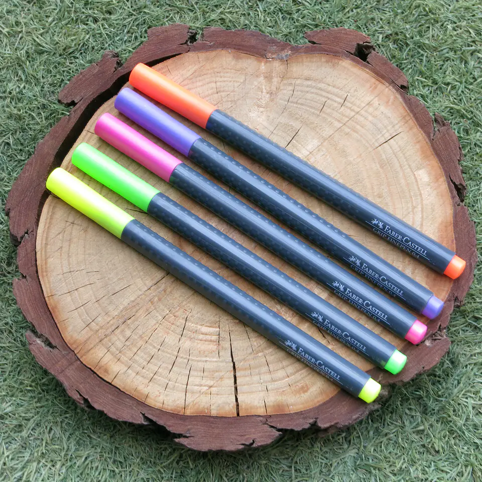 Rotuladores fineliner Faber Castell fluor 2