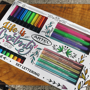 Set lettering Artel