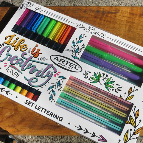 Set lettering Artel