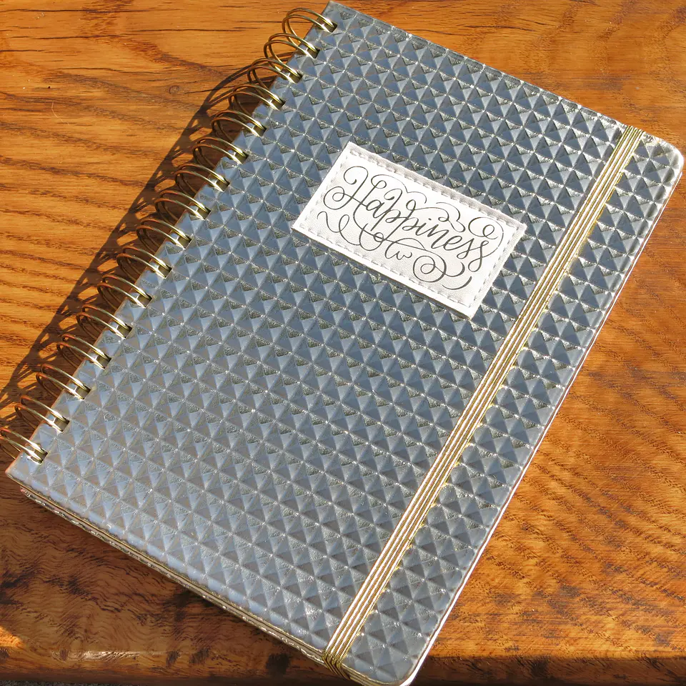 Libreta Mooving bullet hojas punteadas 5