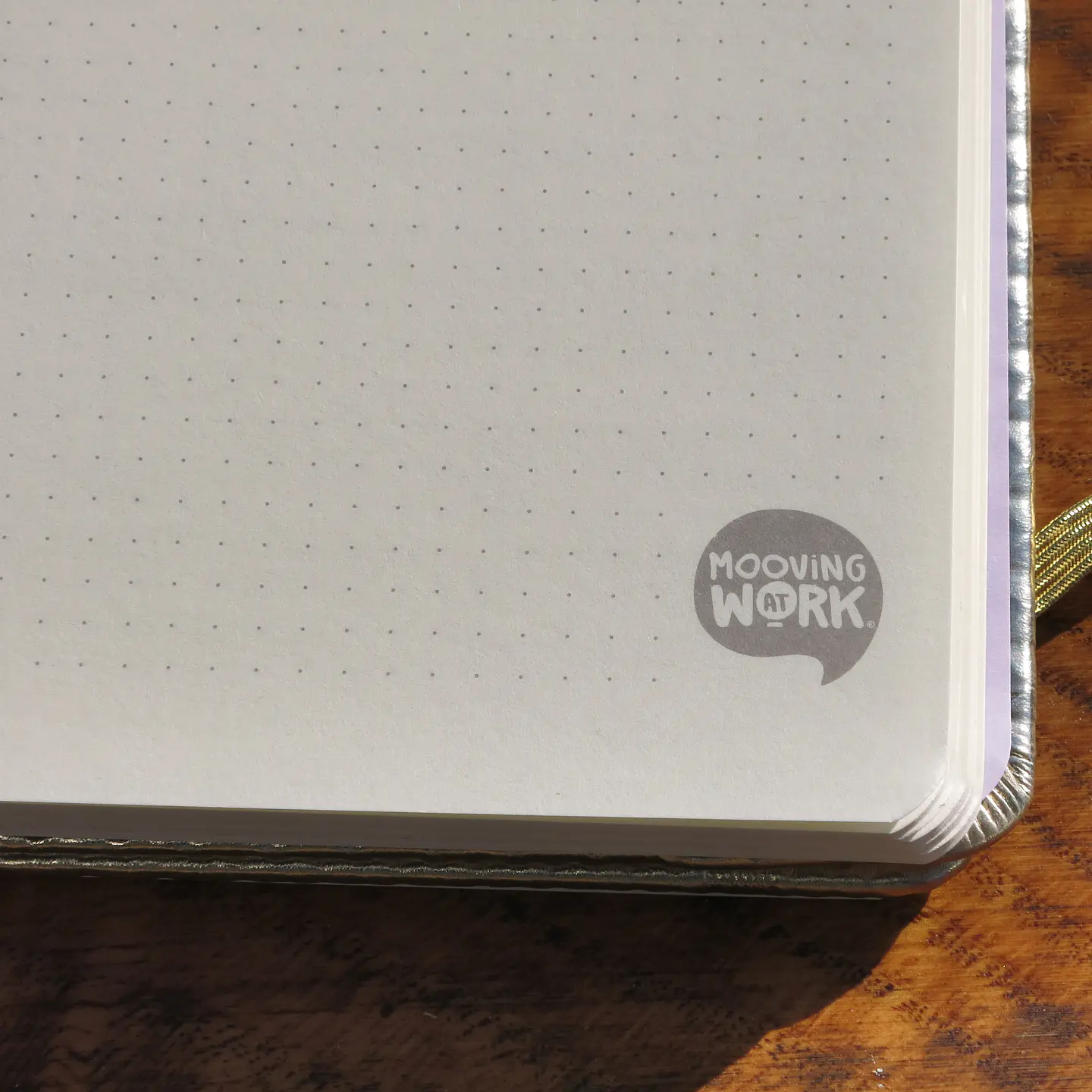 Libreta Mooving bullet hojas punteadas 3