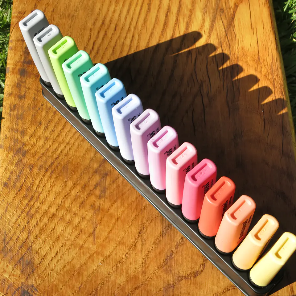 Set 15 destacadores Stabilo boss pastel + deskset 2