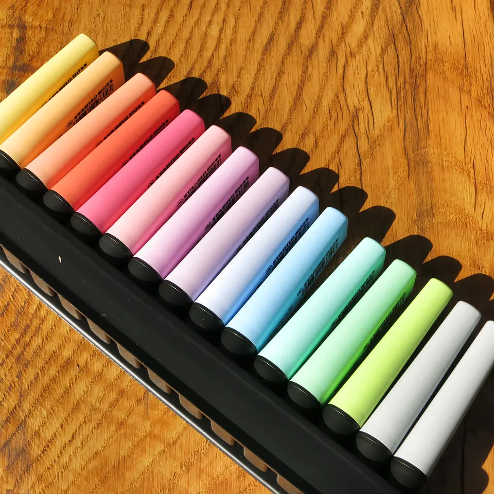 Set 15 destacadores Stabilo boss pastel + deskset 3