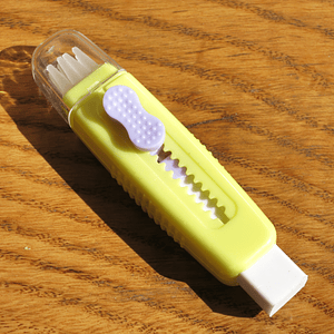 Goma retráctil + pincel