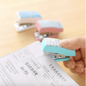 Mini corchetera Deli