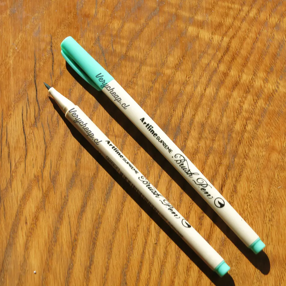 Artline supreme brush pen 3