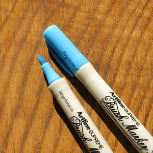 Artline supreme brush marker