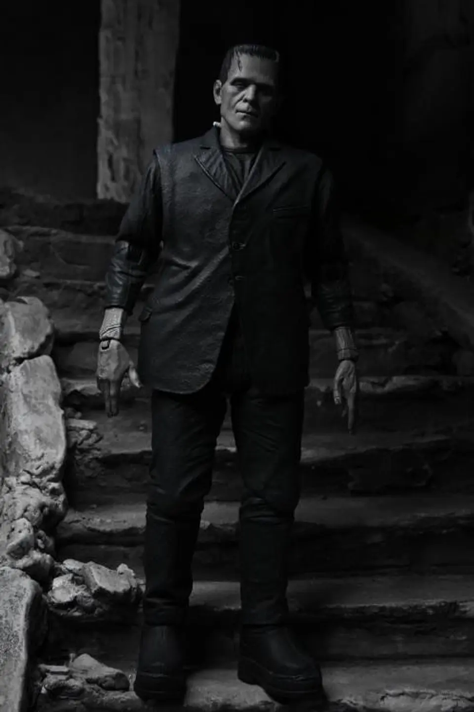 ULTIMATE FRANKENSTEIN'S MONSTER (BLACK & WHITE) - UNIVERSAL MONSTERS 3