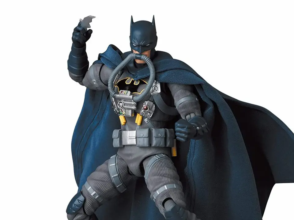BATMAN STEALTH JUMPER - BATMAN HUSH - MAFEX 166 3