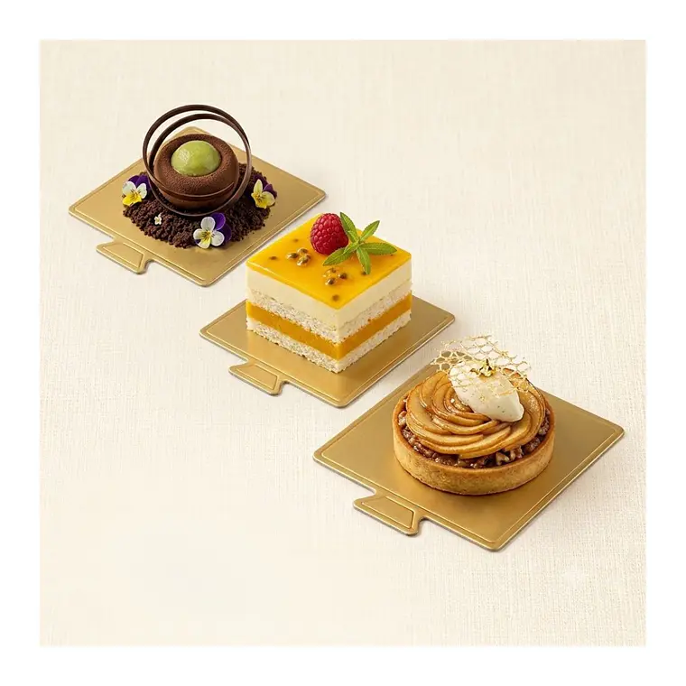 Pack Mini Bases Bandejas Cuadrada Dorada para Postres, Tortas 9 cm (50 unidades) 3