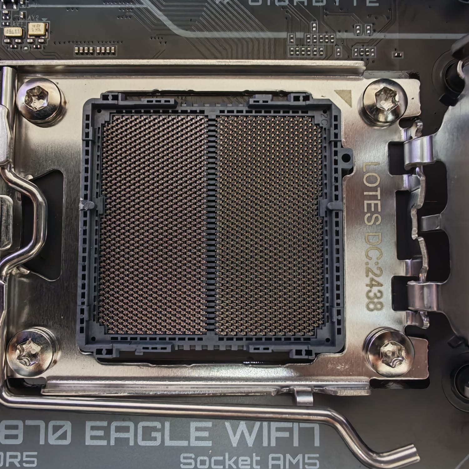 Placa Madre Gigabyte X870 Eagle WIFI7, AMD Socket AM5, DDR5, ATX [Openbox] 5
