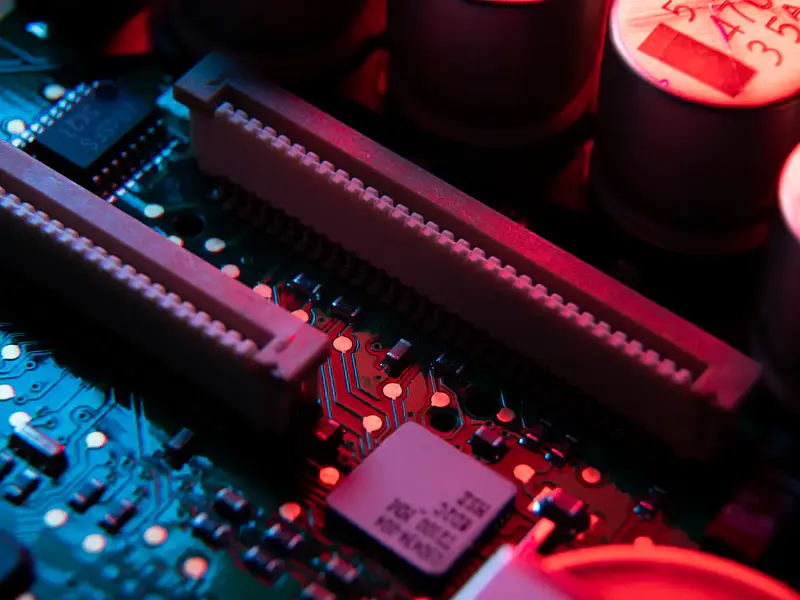 Hardware Gamer en Chile: Guía para Elegir Componentes de Alto Rendimiento 2026