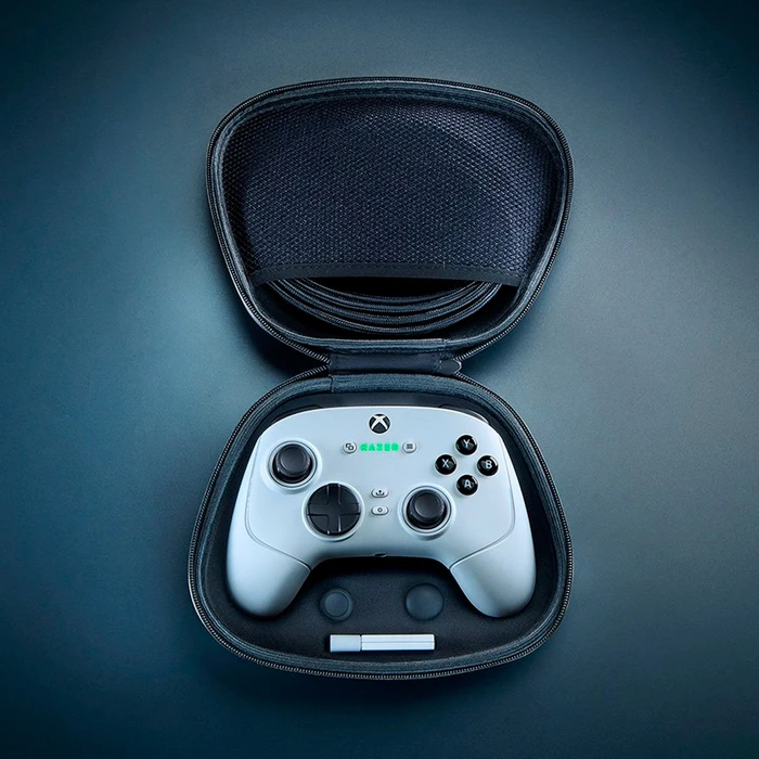 Control Inalámbrico Razer Wolverine V3 Pro White para Xbox Series X|S, Xbox One y PC – Hall Effect, HyperSpeed  4