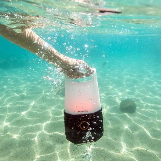 Linterna Tipo Farol Flotante Duracell, 500 Lumen, 4 Modos, Certificación IPX6 4