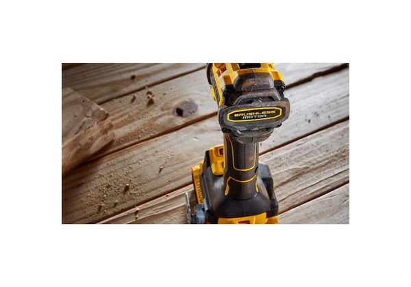 Taladro-inalámbrico-atornillador-13-mm-20V-sin-batería dcd805b 5