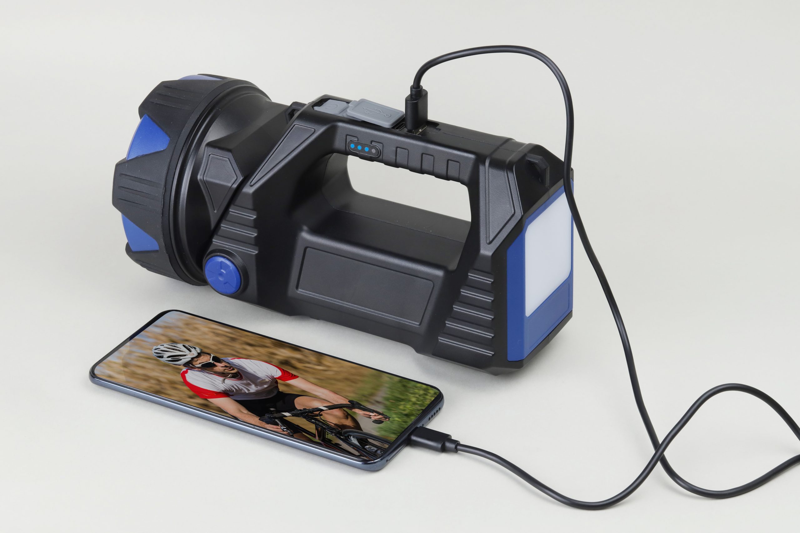 Linterna Farol Recargable 1200 Lumenes Wf907 Westinghouse 2