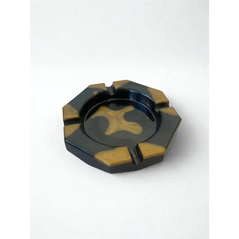 Negro y Dorado 1