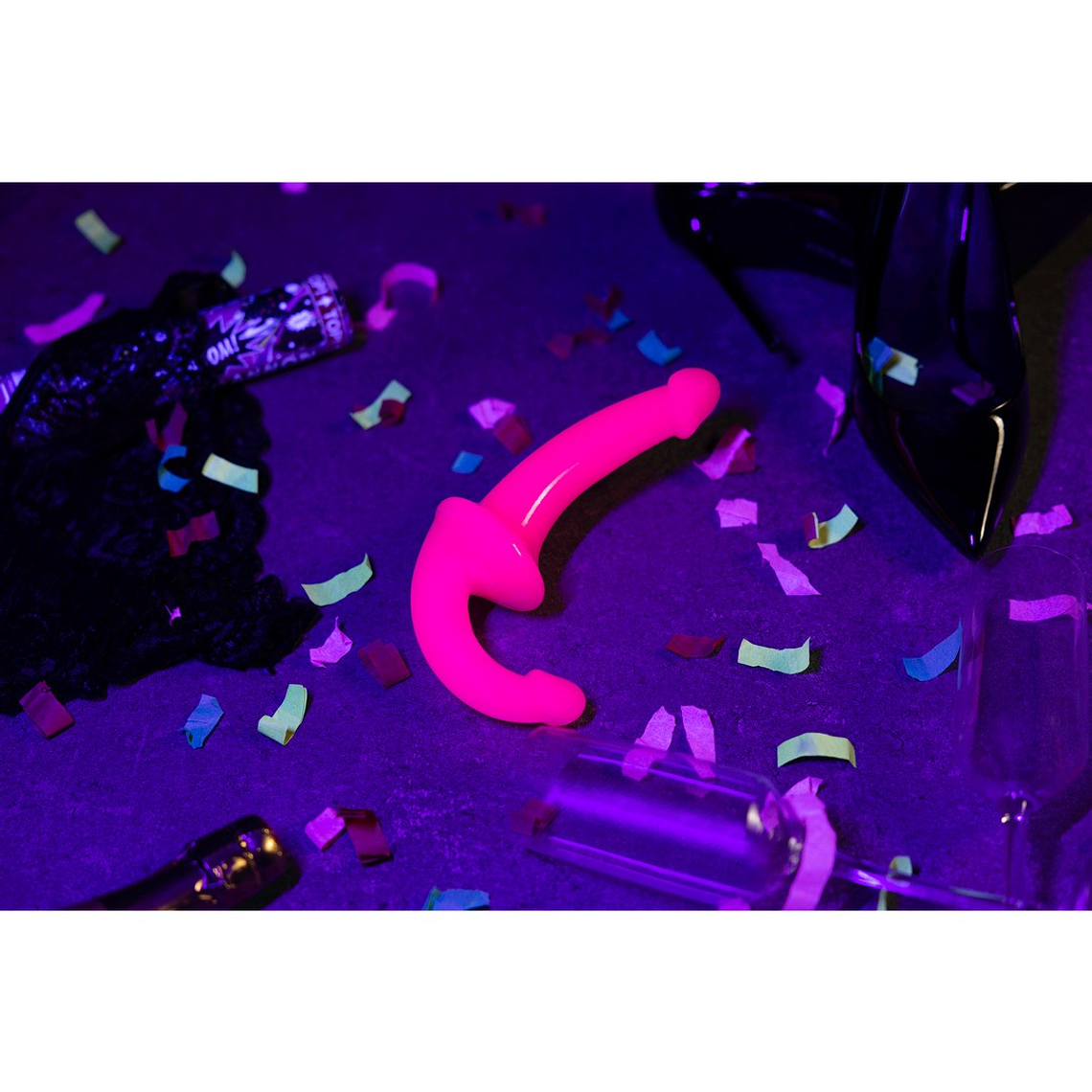 STRAP-ON SEM ARNÊS GLOW IN THE DARK 6'' / 13,5 CM ROSA REALROCK 6