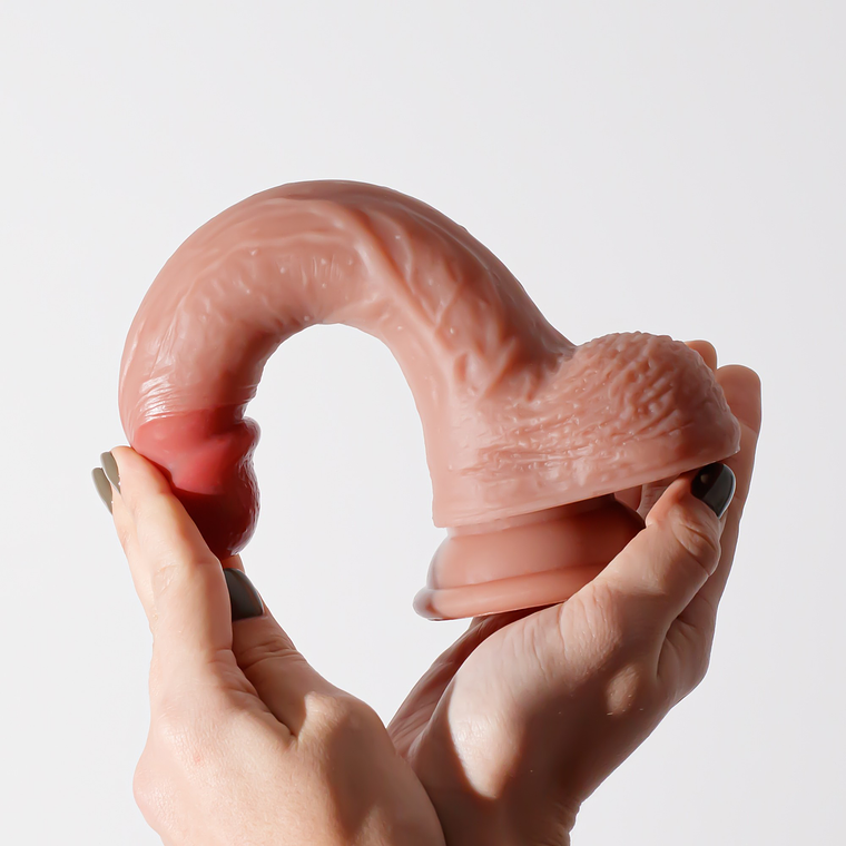 DILDO DE SILICONE LÍQUIDO INVIKTUS 8 CRUSHIOUS PELE 7